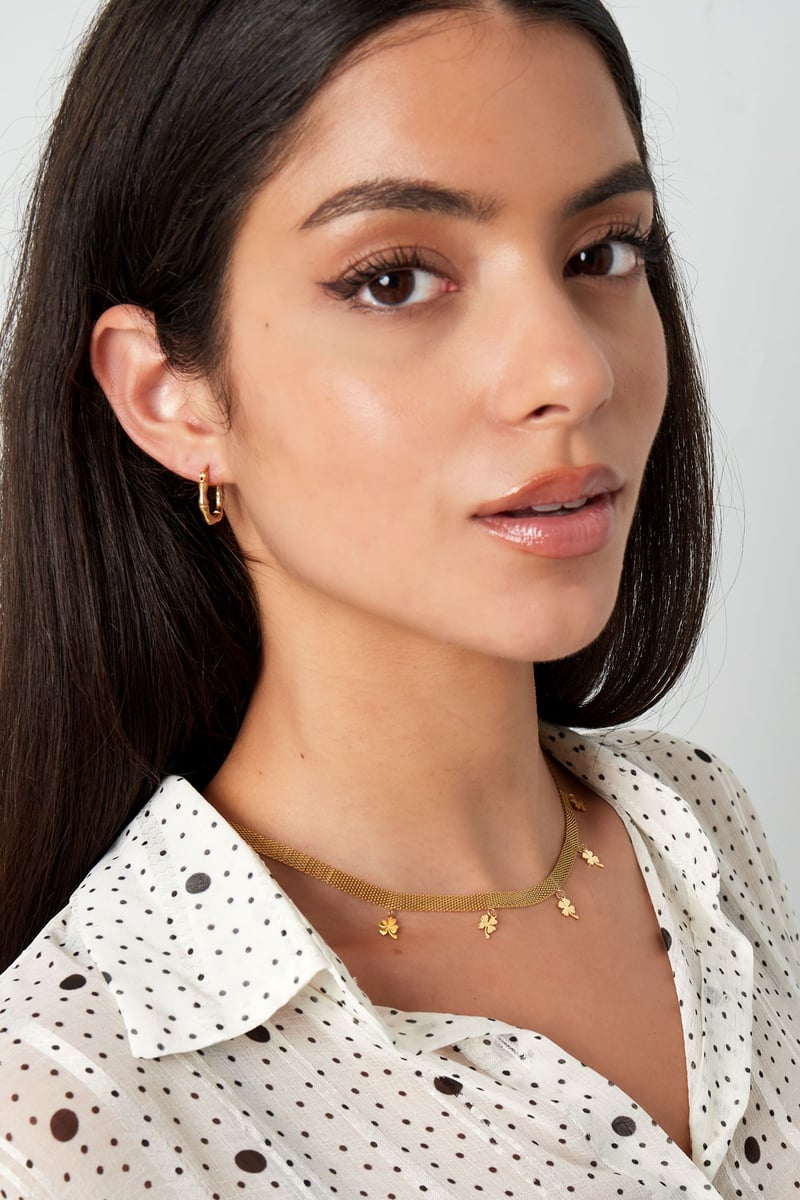 necklace robust with clovers