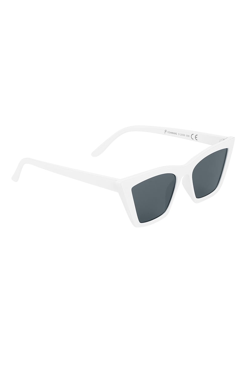 Monochrome cat eye sunglasses