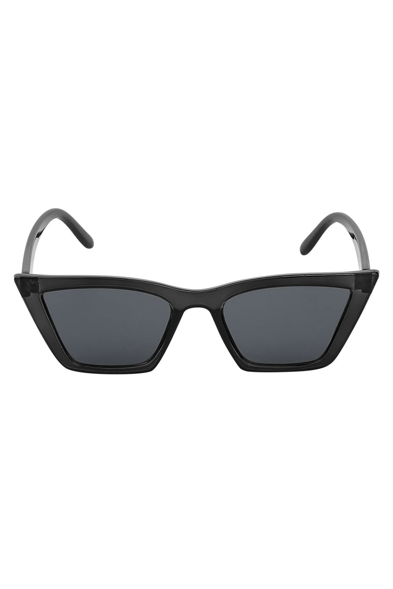 Monochrome cat eye sunglasses