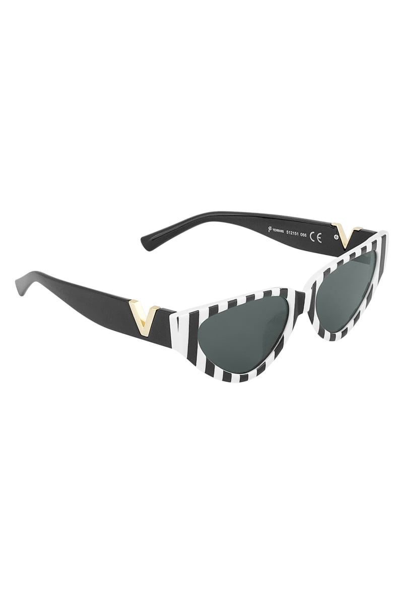 V statement sunglasses